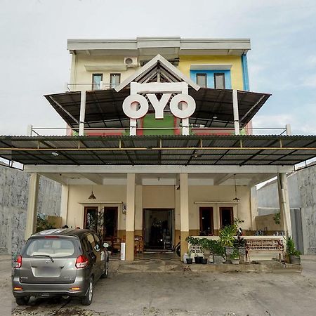 Oyo 475 卡迪卡伊斯兰家庭旅馆 泗水 外观 照片