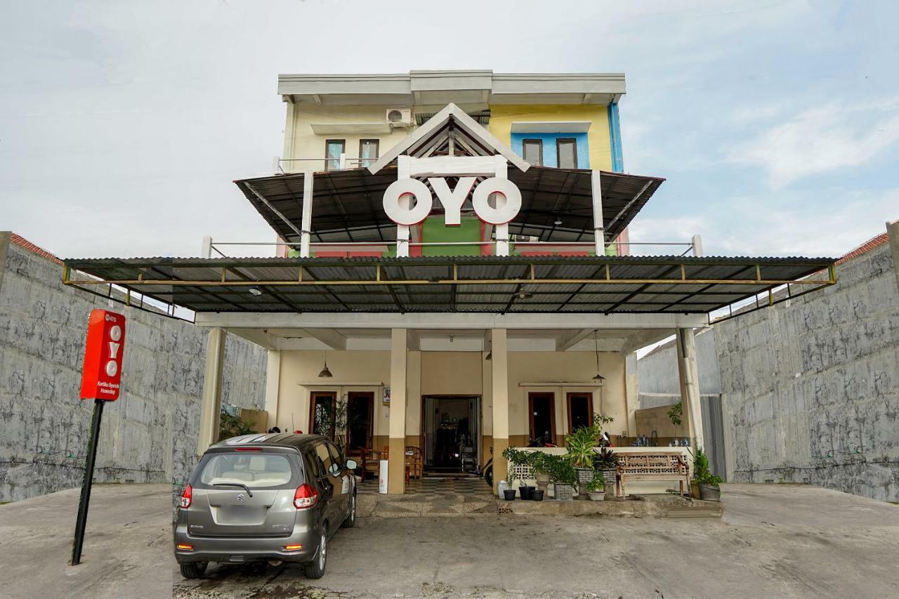 Oyo 475 卡迪卡伊斯兰家庭旅馆 泗水 外观 照片